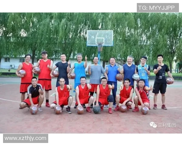 南京篮球队展现出色团队协作能力助力联赛表现分析